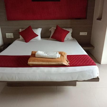 Hotel Swamiraj Indapur  Exterior foto