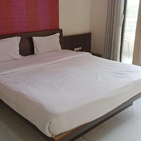 Hotel Swamiraj Indapur  Exterior foto